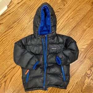Patagonia Boys 3T down-filled zipper jacket